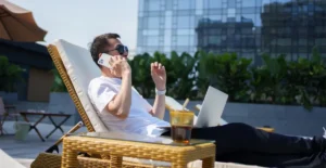 العمل بحرية